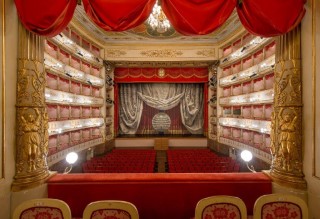 Teatro Comunale Modena - OperaStreaming